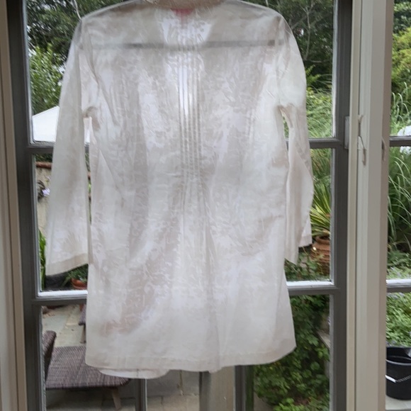 Lilly Pulitzer Medium  White Patterned  Tunic - Picture 9 of 10